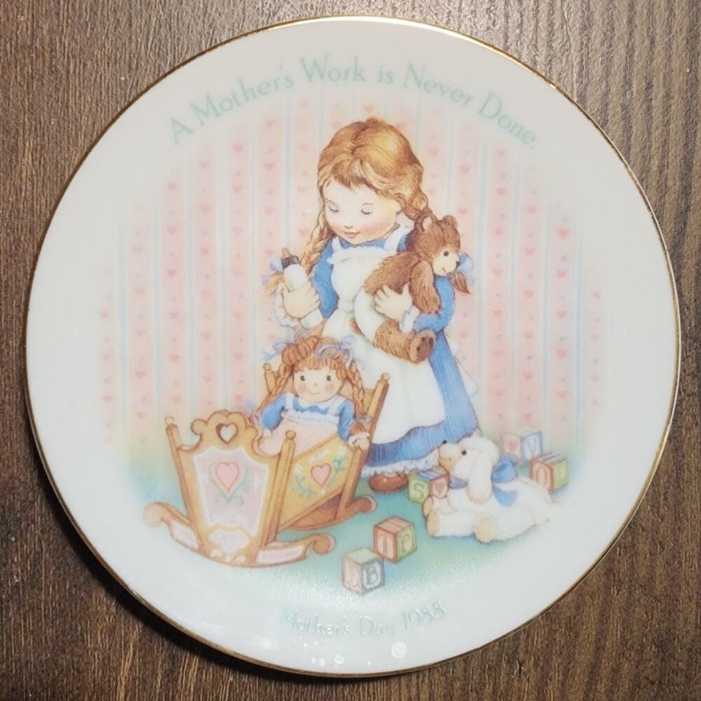Avon a mother's work is never done Mother's Day 1988 Plate